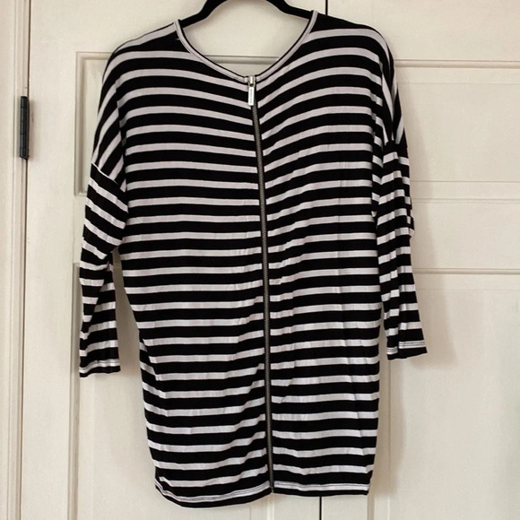MICHAEL by Michael Kors Three Quarter Sleeve Zipper Back Striped Black White Top - Picture 5 of 5